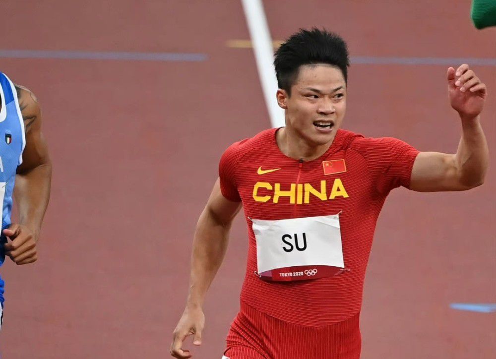 到目前为止，‘标准女性仍然是以男性为中心的主流社会价值观所期盼的形象。